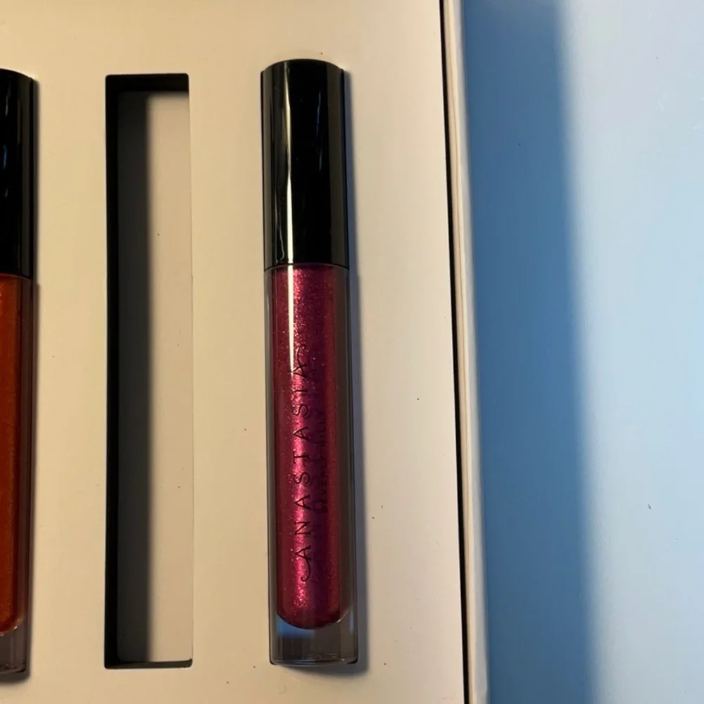 Anastasia Beverly Hills Lip Gloss Vault in Sparkling Purple Case - Picture 5 of 6